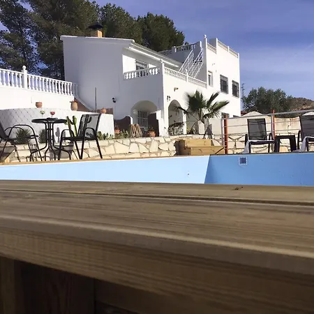 Cortijo Corazones Bed & Breakfast *