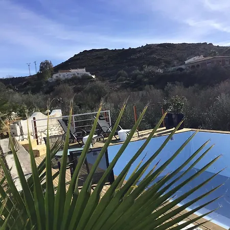 Cortijo Corazones Bed & Breakfast *